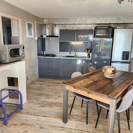 Appartement Rez De Jardin Dans Villa Vue Mer キャバレール・シュル・メール エクステリア 写真