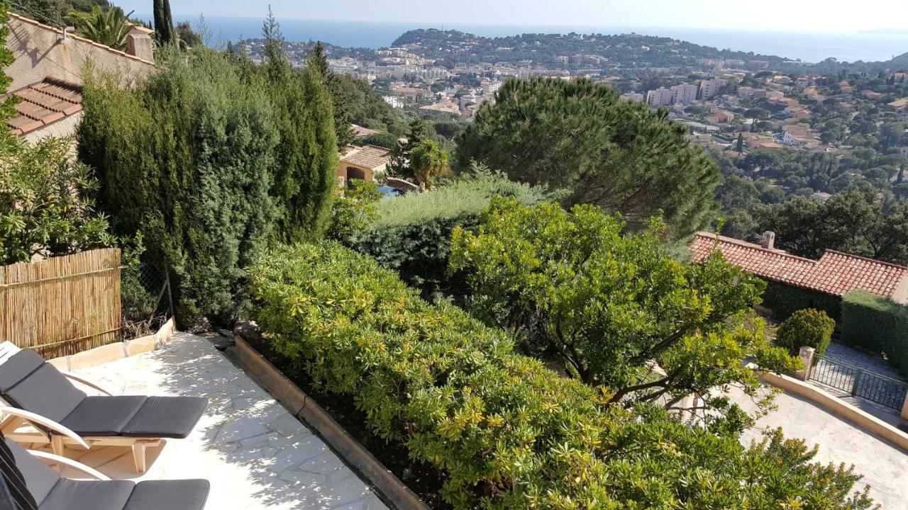 Appartement Rez De Jardin Dans Villa Vue Mer キャバレール・シュル・メール エクステリア 写真