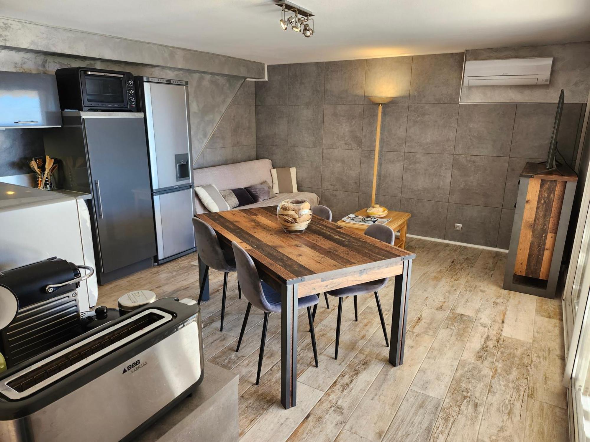 Appartement Rez De Jardin Dans Villa Vue Mer キャバレール・シュル・メール エクステリア 写真